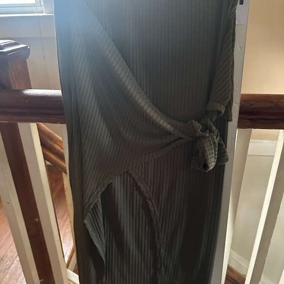 Green Ribbed Two Piece - Picture 2 of 3